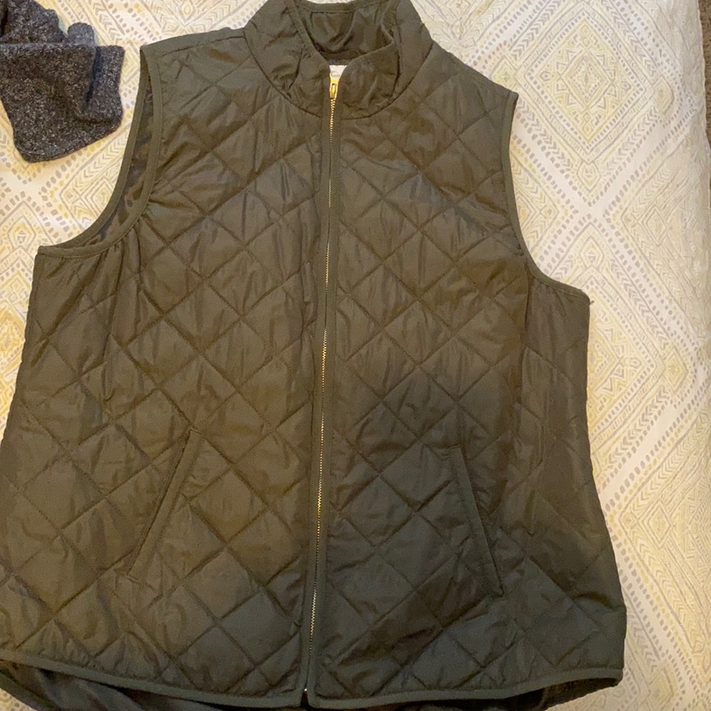 Old navy quilted vest